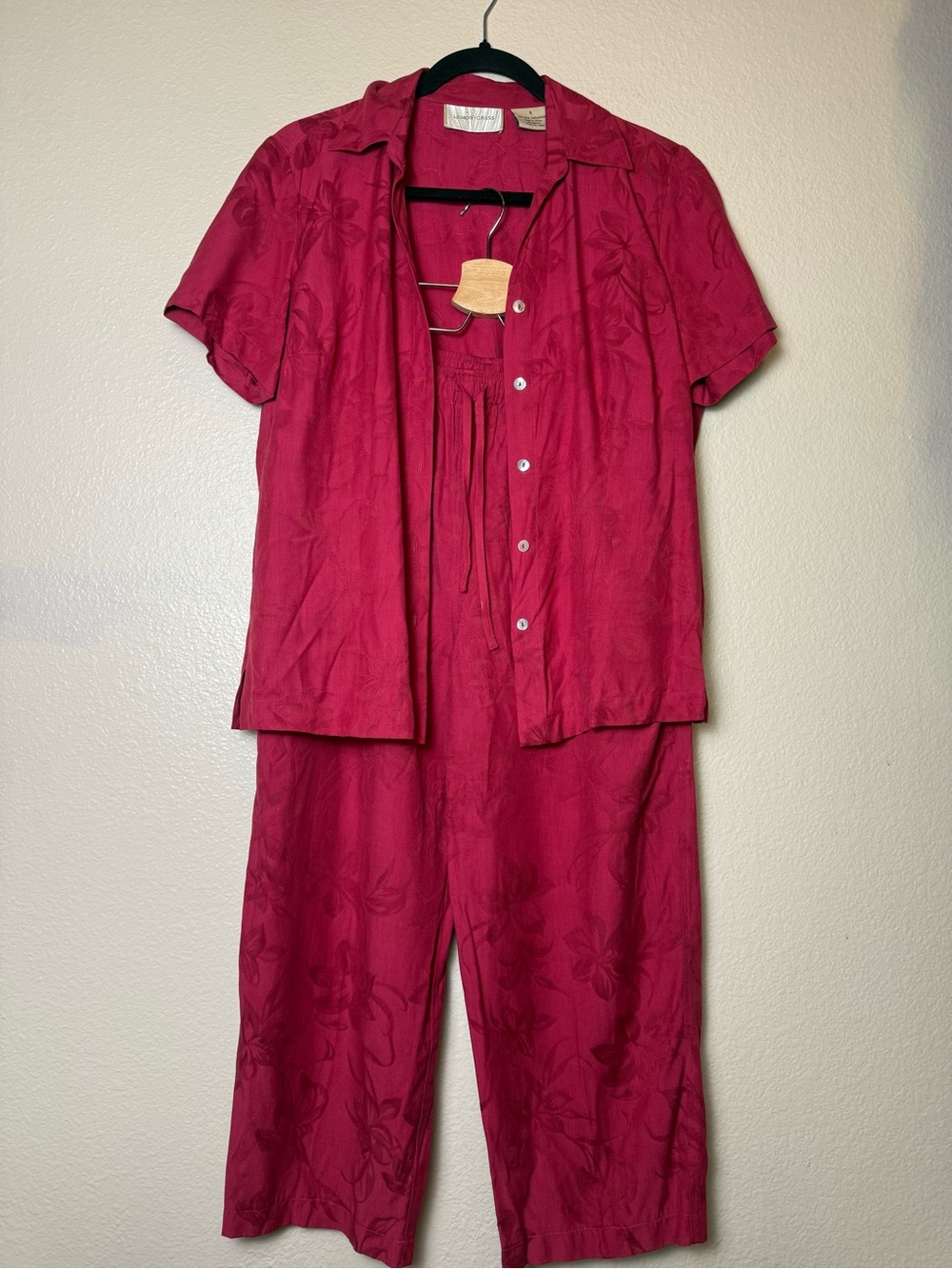 Short-Sleeve Two-Piece Pajama Set in Raspberry